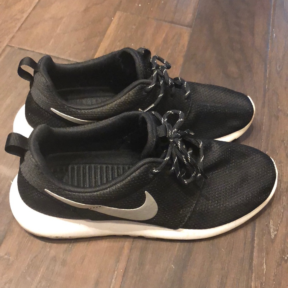 Nike roshe runs